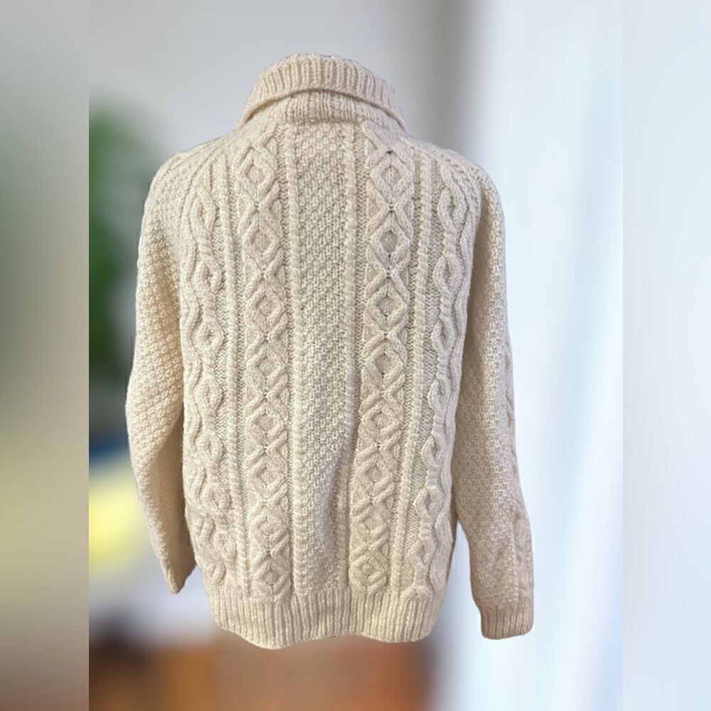 VINTAGE Hand-Knitted New Wool Chunky Boyfriend Fisherman Aran Cardigan Sweater 4 - Picture 7 of 16